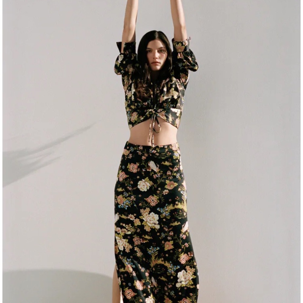 ZARA Floral Print cut-out Skirt with Slit Size XS